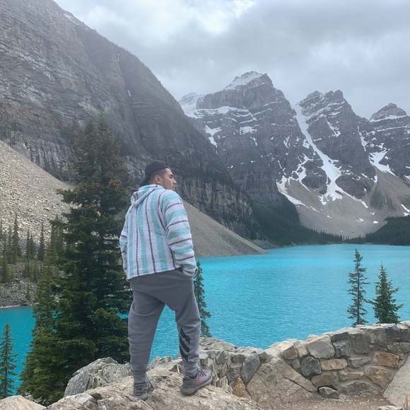 Meet your Posher, Alex - Picture 1 of 1